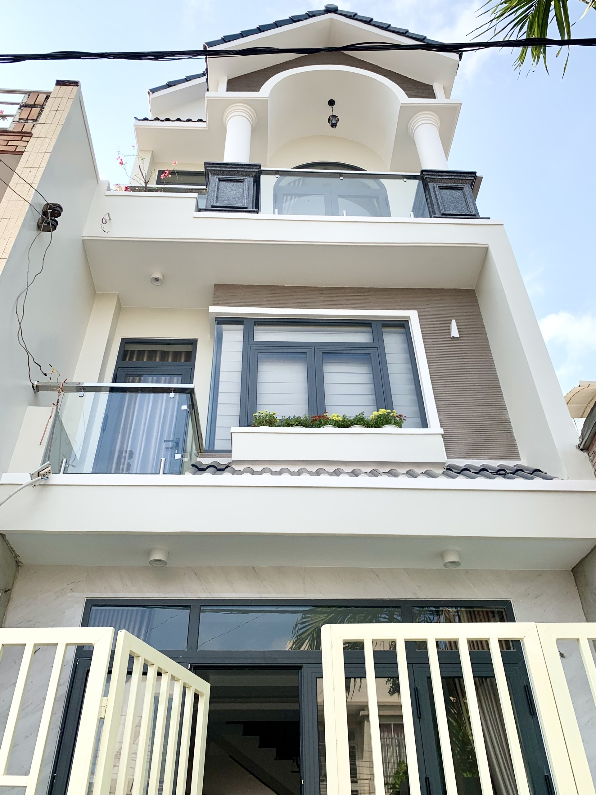 LONG HOA HOUSE’S